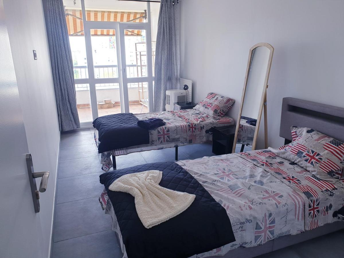 Big Flat Sea Vieuw 95 M2 5 Rooms Near Airport 5 Min Train 3 Min And Tram On Site, Beach 7 Min, 2 Showers And 2 Toilets , Neuf Grand Appartement 95 M2 5 Chambres Proche Aeroport 5 Min Train 3 Min Et Tramway Sur Place, Plage 7 Min 2 Douches Et 2 Wc Vue Nizza Kültér fotó