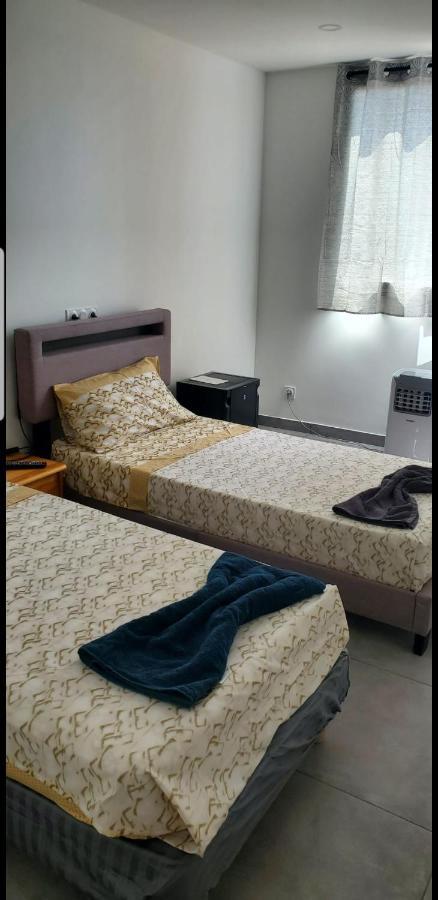 Big Flat Sea Vieuw 95 M2 5 Rooms Near Airport 5 Min Train 3 Min And Tram On Site, Beach 7 Min, 2 Showers And 2 Toilets , Neuf Grand Appartement 95 M2 5 Chambres Proche Aeroport 5 Min Train 3 Min Et Tramway Sur Place, Plage 7 Min 2 Douches Et 2 Wc Vue Nizza Kültér fotó